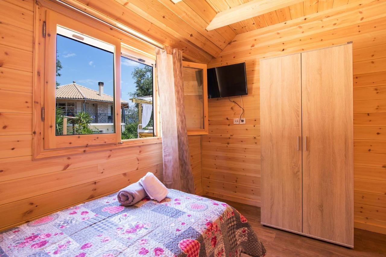 Romantic Tree House Kato Pavliana Exterior photo
